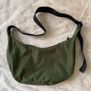 BAGGU Medium Nylon Crescent Bag Bay Laurel Green
